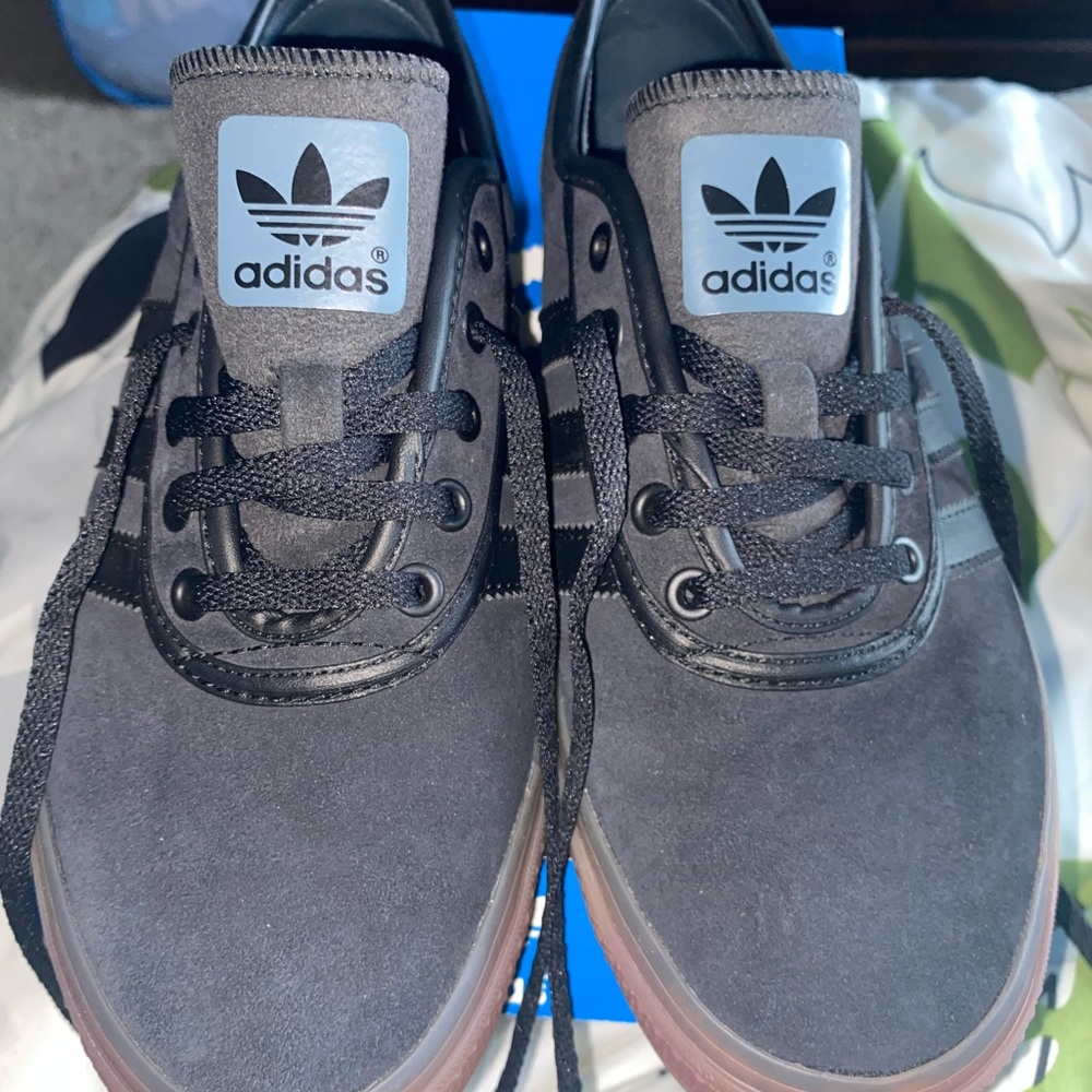 Adidas Sneakers